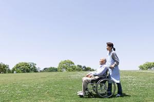 美しい笑顔を手に入れる！目立たない装置を使用した矯正歯科治療の魅力